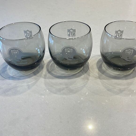 NFL, Oakland raiders vintage glassware 3 glasses sold in a set, great gift. - Picture 1 of 8